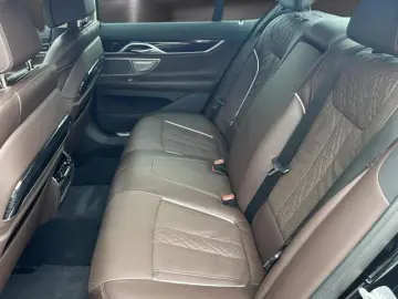 BMW 740 d xDrive Leder Navi HUD StHz Klima Laserlich