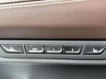 BMW 740 d xDrive Leder Navi HUD StHz Klima Laserlich
