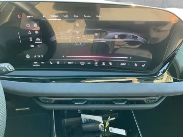 AUDI A6 Avant TFSI 270kW QU S-LINE MATRIX B&O HuD AIR