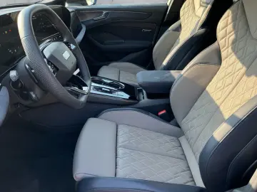 AUDI A6 Avant TFSI 270kW QU S-LINE MATRIX B&O HuD AIR