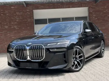 BMW 740 xDrive M-Paket Pano B&W SoftClose
