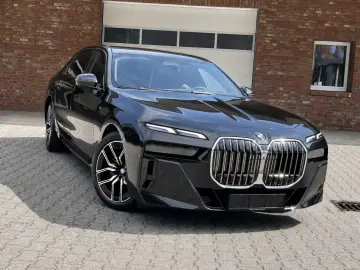 BMW 740 xDrive M-Paket Pano B&W SoftClose