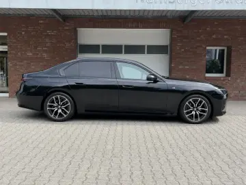 BMW 740 xDrive M-Paket Pano B&W SoftClose