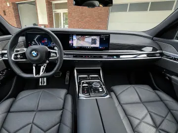 BMW 740 xDrive M-Paket Pano B&W SoftClose