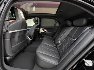BMW 740 xDrive M-Paket Pano B&W SoftClose