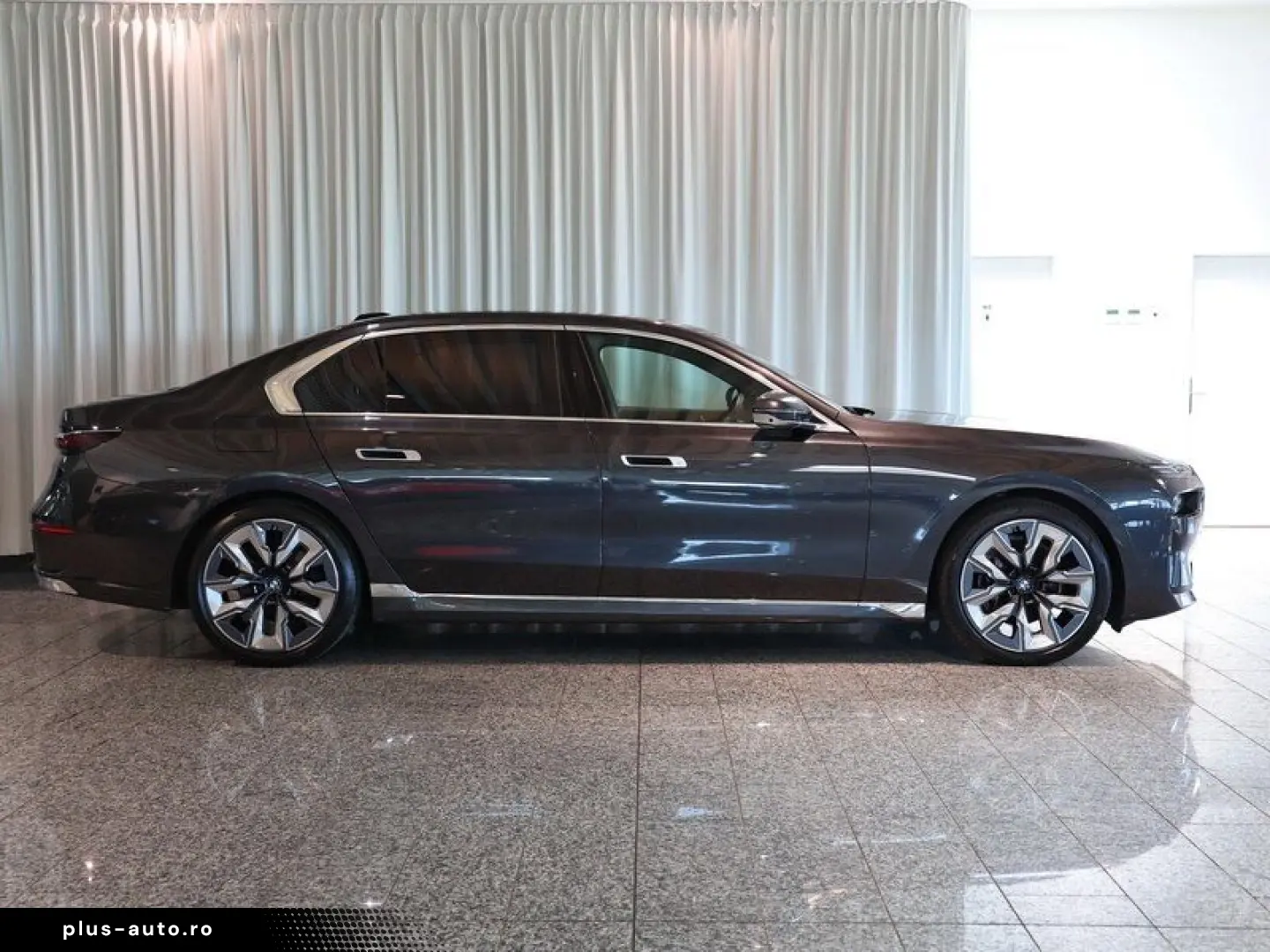 BMW 740d xDrive Design Pure Excellence DrivAssProf 3