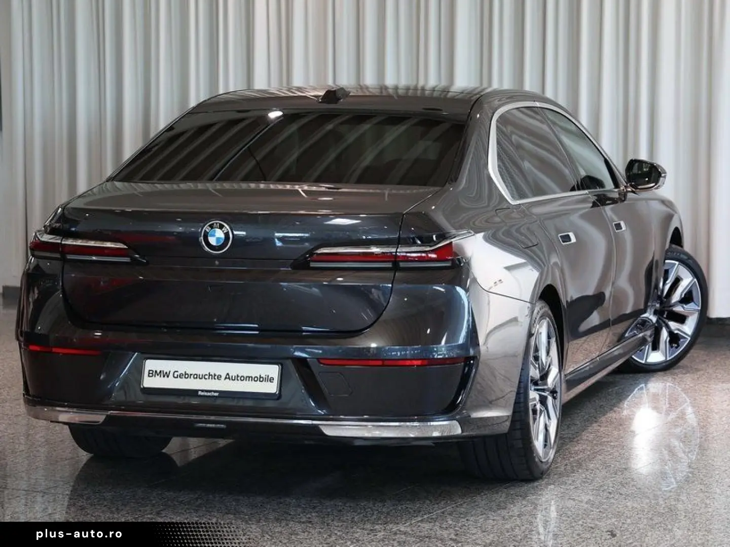 BMW 740d xDrive Design Pure Excellence DrivAssProf 3