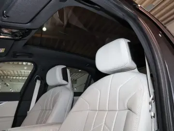 BMW 740d xDrive Design Pure Excellence DrivAssProf 3