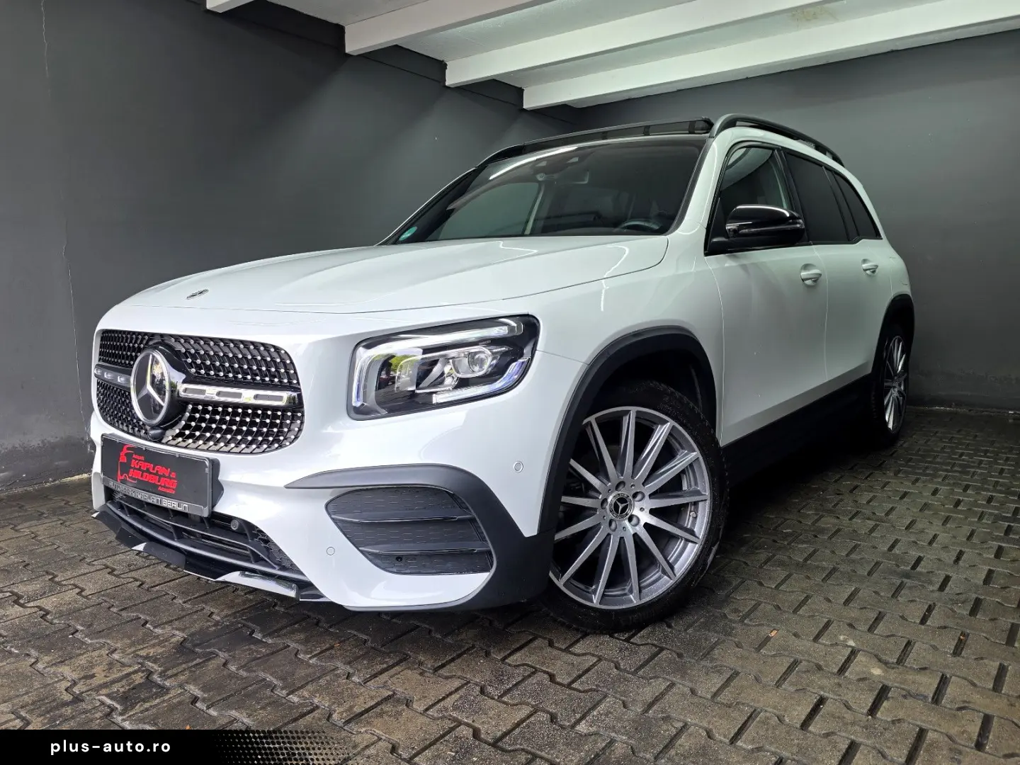 MERCEDES-BENZ GLB 200 4MATIC  AMG LINE  PANO  DISTRO&hellip;