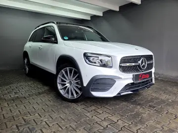 MERCEDES-BENZ GLB 200 4MATIC  AMG LINE  PANO  DISTRO…