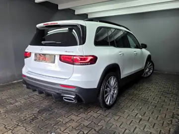 MERCEDES-BENZ GLB 200 4MATIC  AMG LINE  PANO  DISTRO…