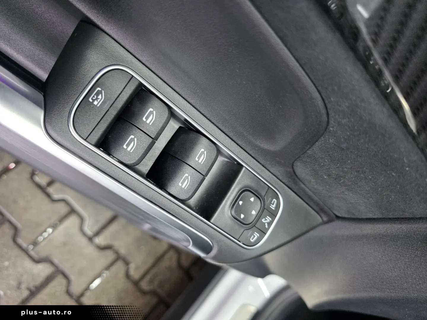 MERCEDES-BENZ GLB 200 4MATIC  AMG LINE  PANO  DISTRO&hellip;