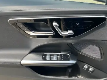 Mercedes-Benz C 300 e AMG Premium 18  D-Light 360