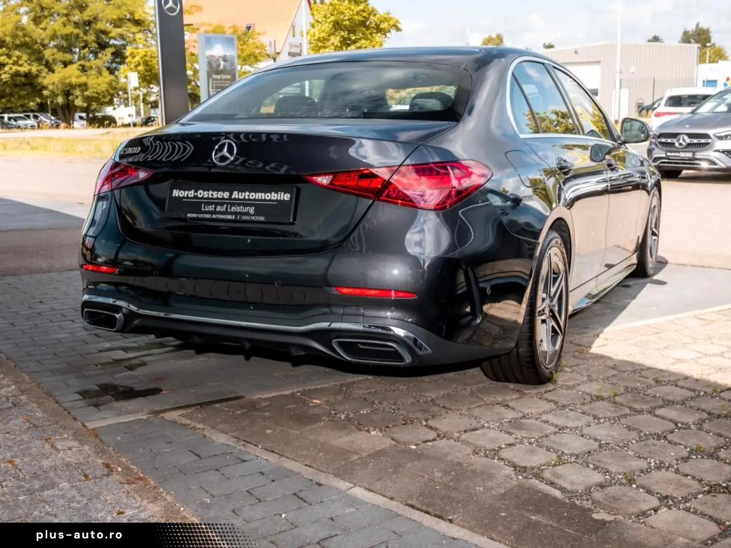 MERCEDES-BENZ C 300 AMG AHK MBUX LED SHZ KEYLESS-GO