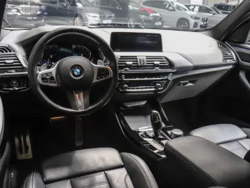 BMW X3 xDrive 30i    M SPORT KAMERA