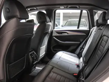 BMW X3 xDrive 30i    M SPORT KAMERA