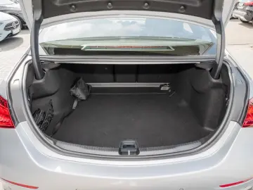 MERCEDES-BENZ C 300 AMG AHK MBUX LED SHZ KEYLESS-GO