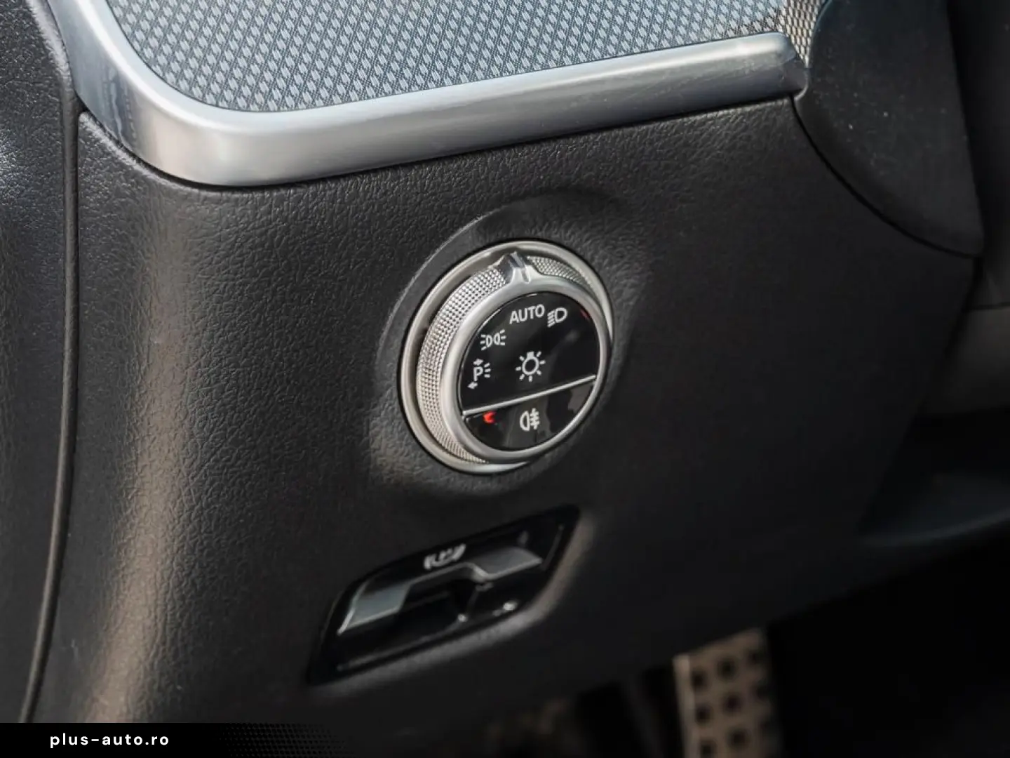 MERCEDES-BENZ C 300 AMG AHK MBUX LED SHZ KEYLESS-GO