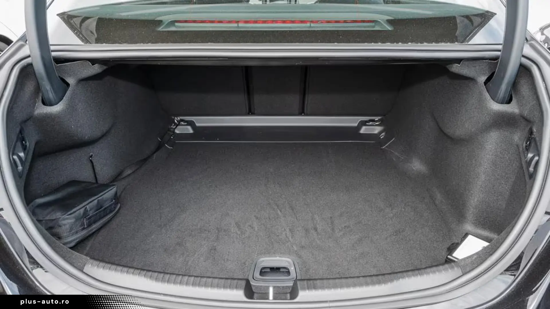Mercedes-Benz C 300 AMG AHK MBUX SHZ LED KEYLESS