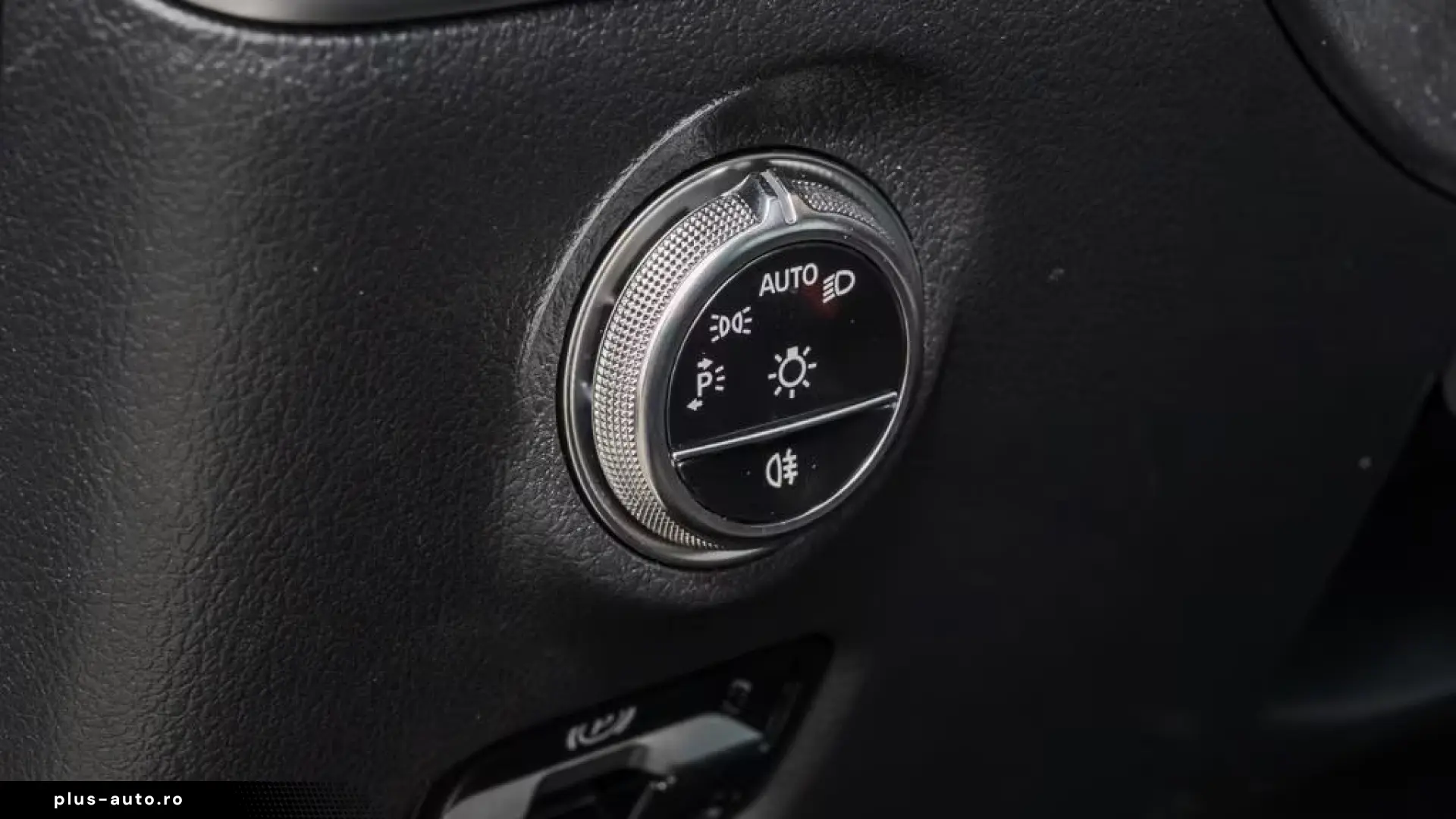 Mercedes-Benz C 300 AMG AHK MBUX SHZ LED KEYLESS