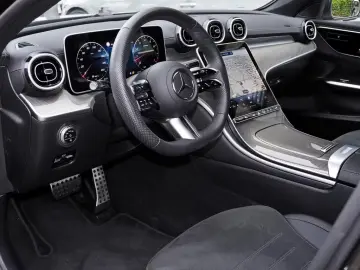Mercedes-Benz C 300 AMG AHK MBUX SHZ LED KEYLESS-GO
