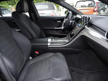 Mercedes-Benz C 300 AMG AHK MBUX SHZ LED KEYLESS-GO