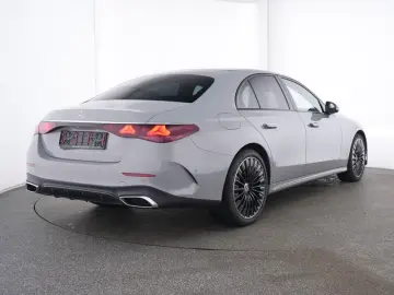 MERCEDES-BENZ E 220 d 4M AMG-Sport Pano Burm Stdhz H…