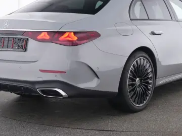 MERCEDES-BENZ E 220 d 4M AMG-Sport Pano Burm Stdhz H…