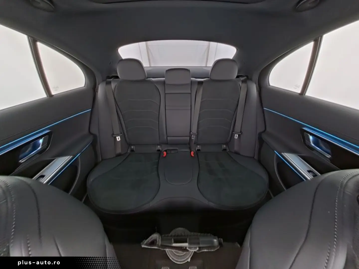 MERCEDES-BENZ E 220 d 4M AMG-Sport Pano Burm Stdhz H&hellip;