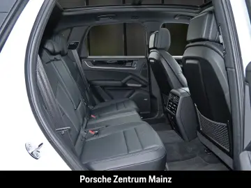 PORSCHE Cayenne Surround-View LED-Matrix Luftfederung