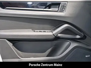 PORSCHE Cayenne Surround-View LED-Matrix Luftfederung