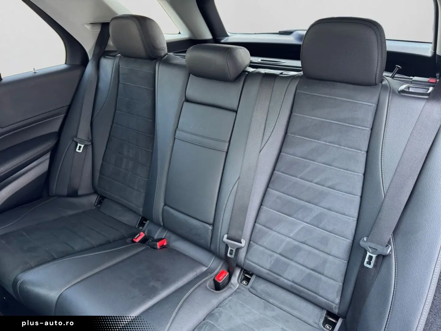 MERCEDES-BENZ GLE 300 d 4M AMG AHK MBUX SHZ 360  AHK PANO