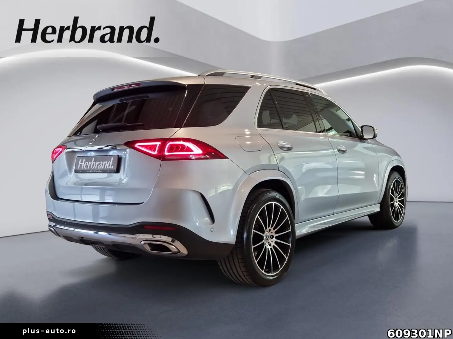 MERCEDES-BENZ GLE 300 d 4matic AMG Line AHK Panorama Kamera