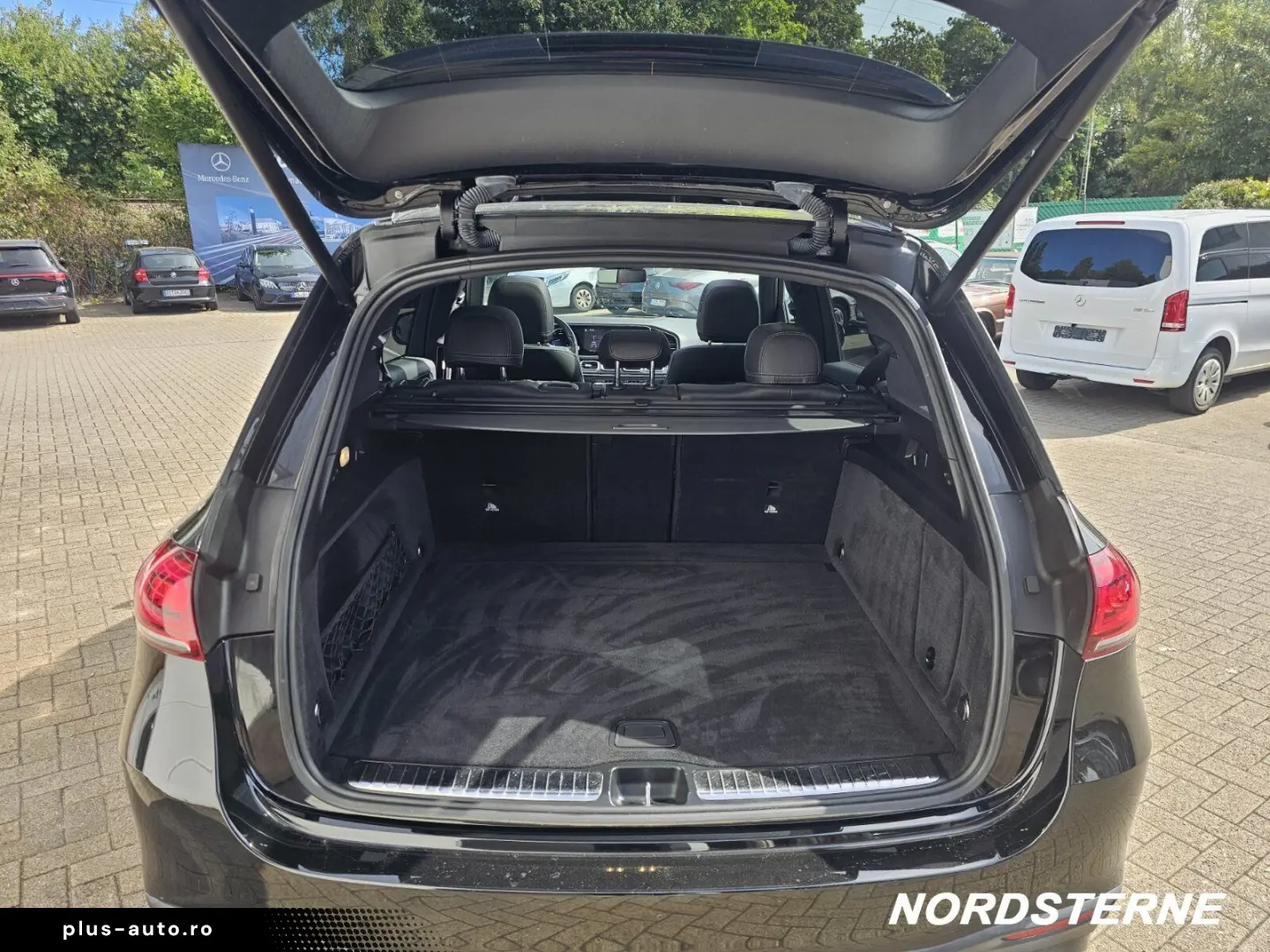 MERCEDES-BENZ GLE 350 d AMG Line 4M 6Zylinder Pano.-Dach AHK
