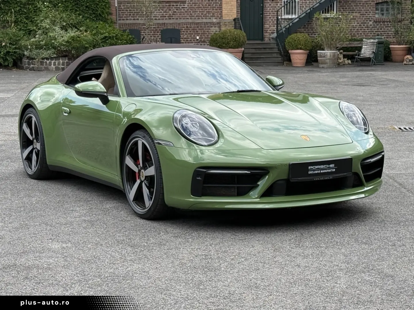 PORSCHE 992 911  4S Cabriolet PTS-OLIVEGRÜN HERITAGE SPO