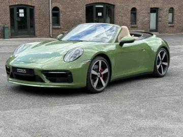 PORSCHE 992 911  4S Cabriolet PTS-OLIVEGRÜN HERITAGE SPO