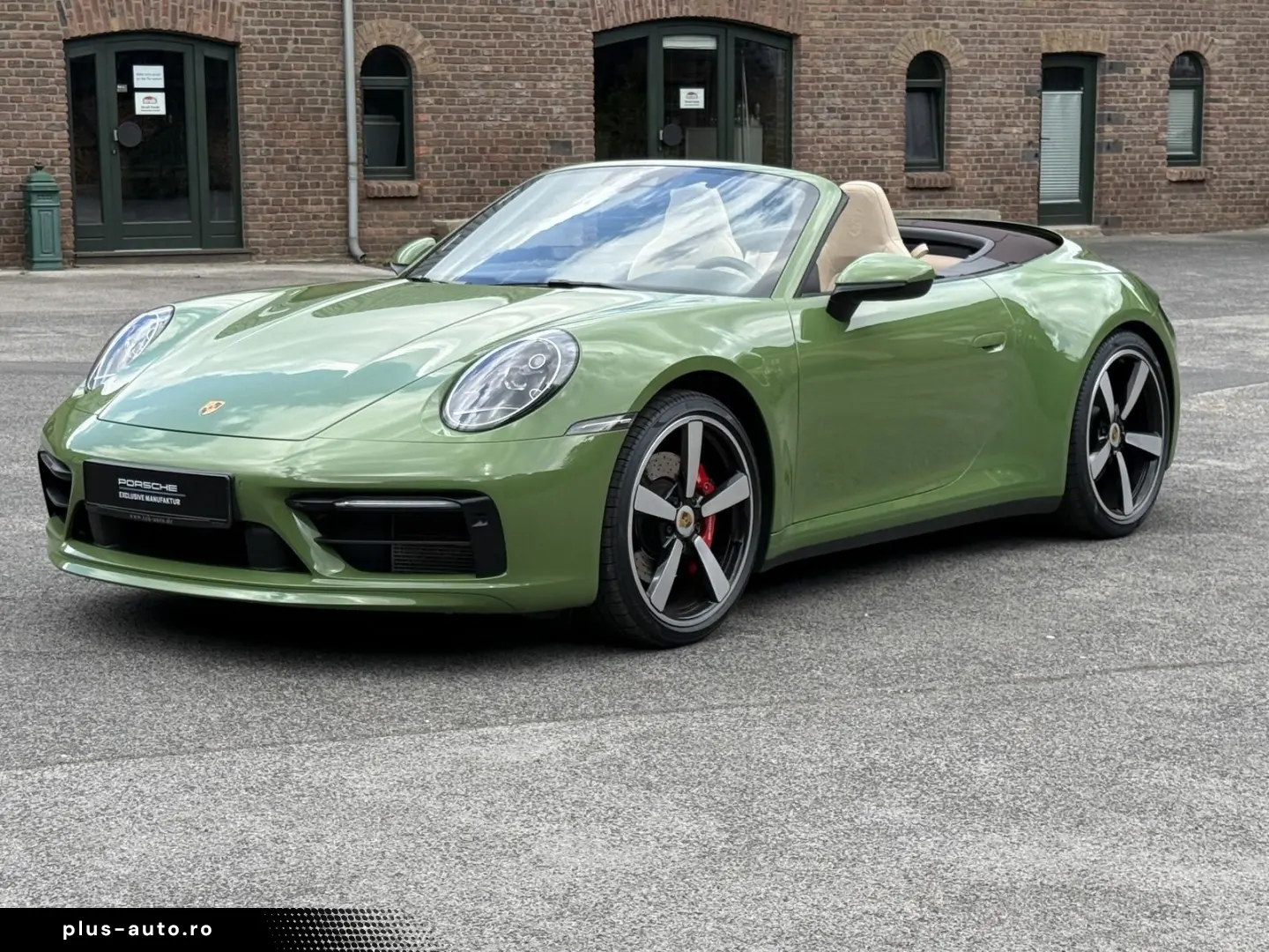 PORSCHE 992 911  4S Cabriolet PTS-OLIVEGRÜN HERITAGE SPO