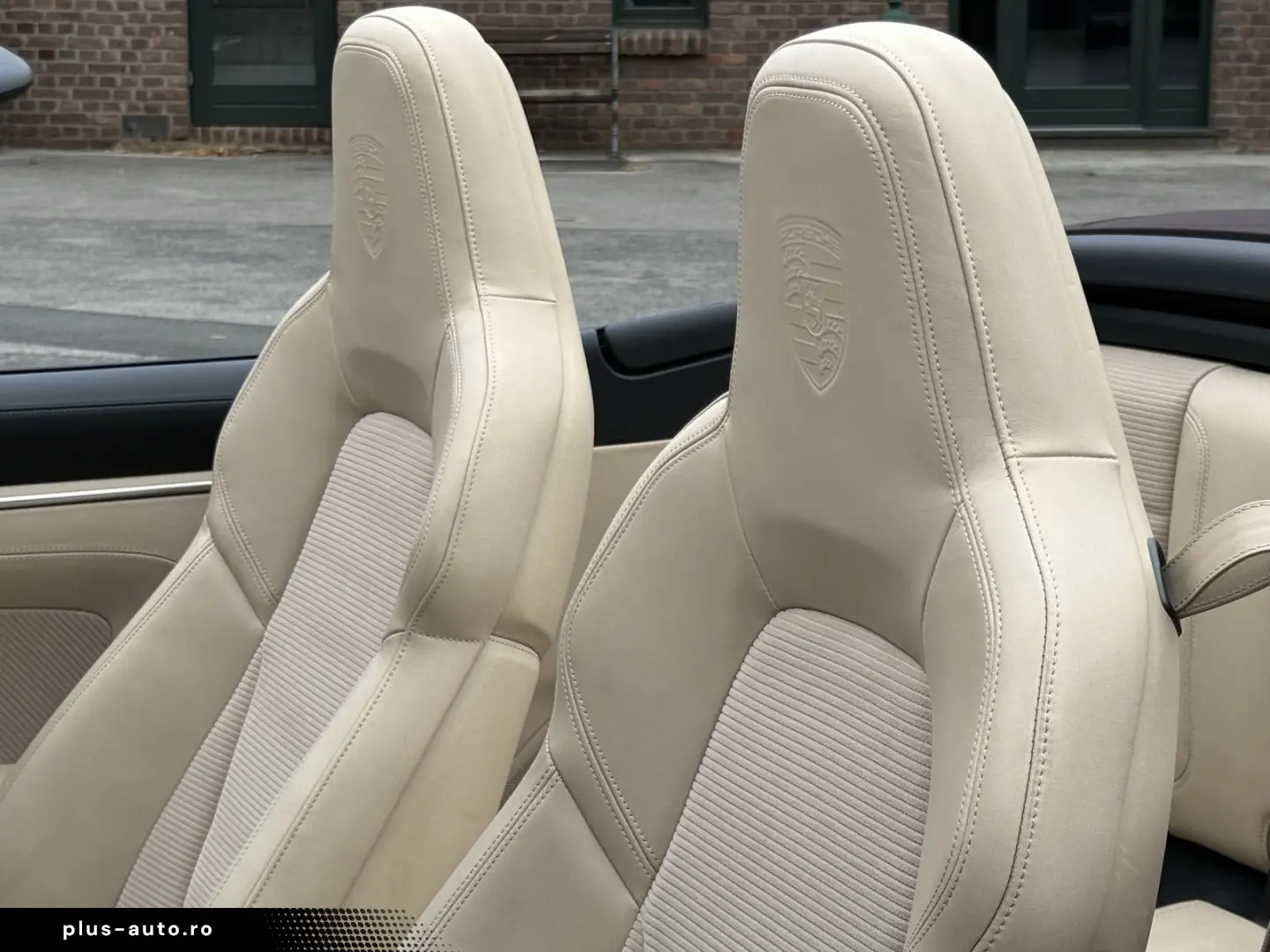 PORSCHE 992 911  4S Cabriolet PTS-OLIVEGRÜN HERITAGE SPO