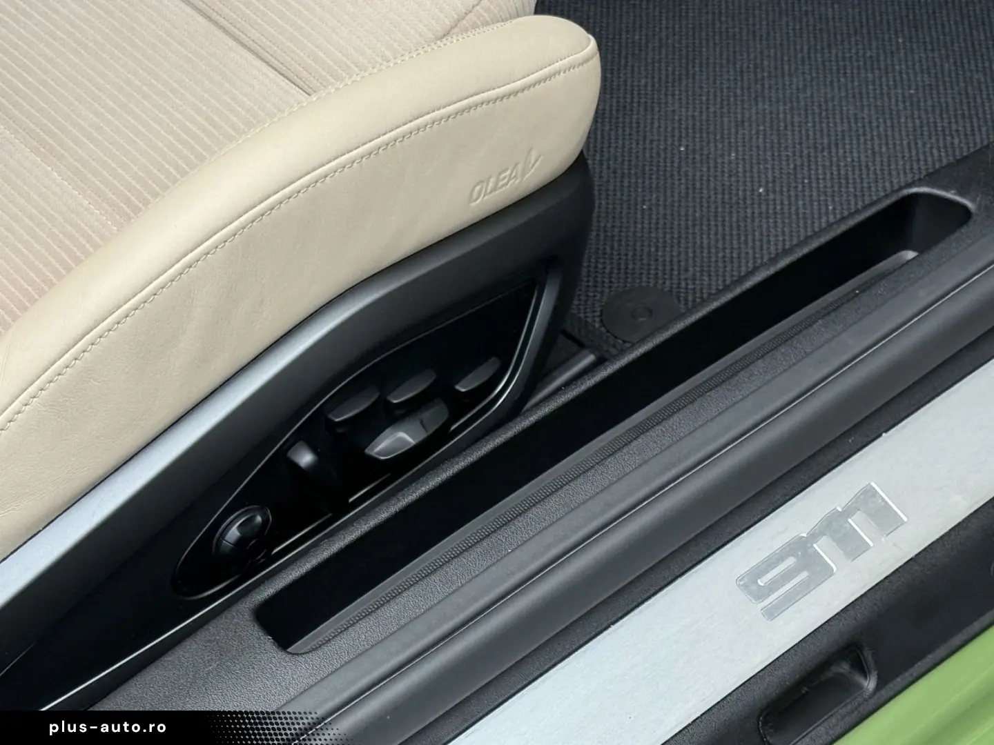 PORSCHE 992 911  4S Cabriolet PTS-OLIVEGRÜN HERITAGE SPO