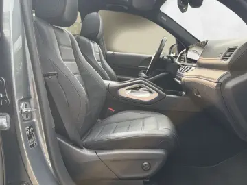 MERCEDES-BENZ GLE 300 d 4Matic AMG-Line Pano 360  Bu…