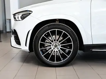MERCEDES-BENZ GLE 400d AMG NIGHT PANO 360  AHK 21  BURMESTER