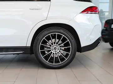 MERCEDES-BENZ GLE 400d AMG NIGHT PANO 360  AHK 21  BURMESTER