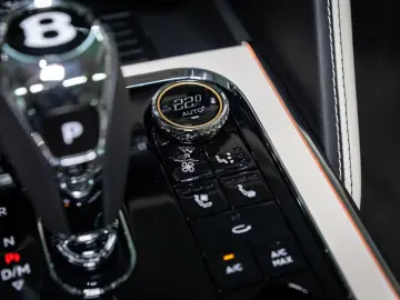 Bentley Flying Spur V8 Azure  Piano Linen Veneer Rotatin