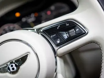 Bentley Flying Spur V8 Azure  Piano Linen Veneer Rotatin