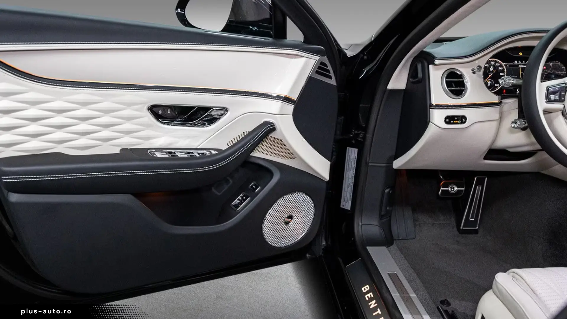 Bentley Flying Spur V8 Azure  Piano Linen Veneer Rotatin