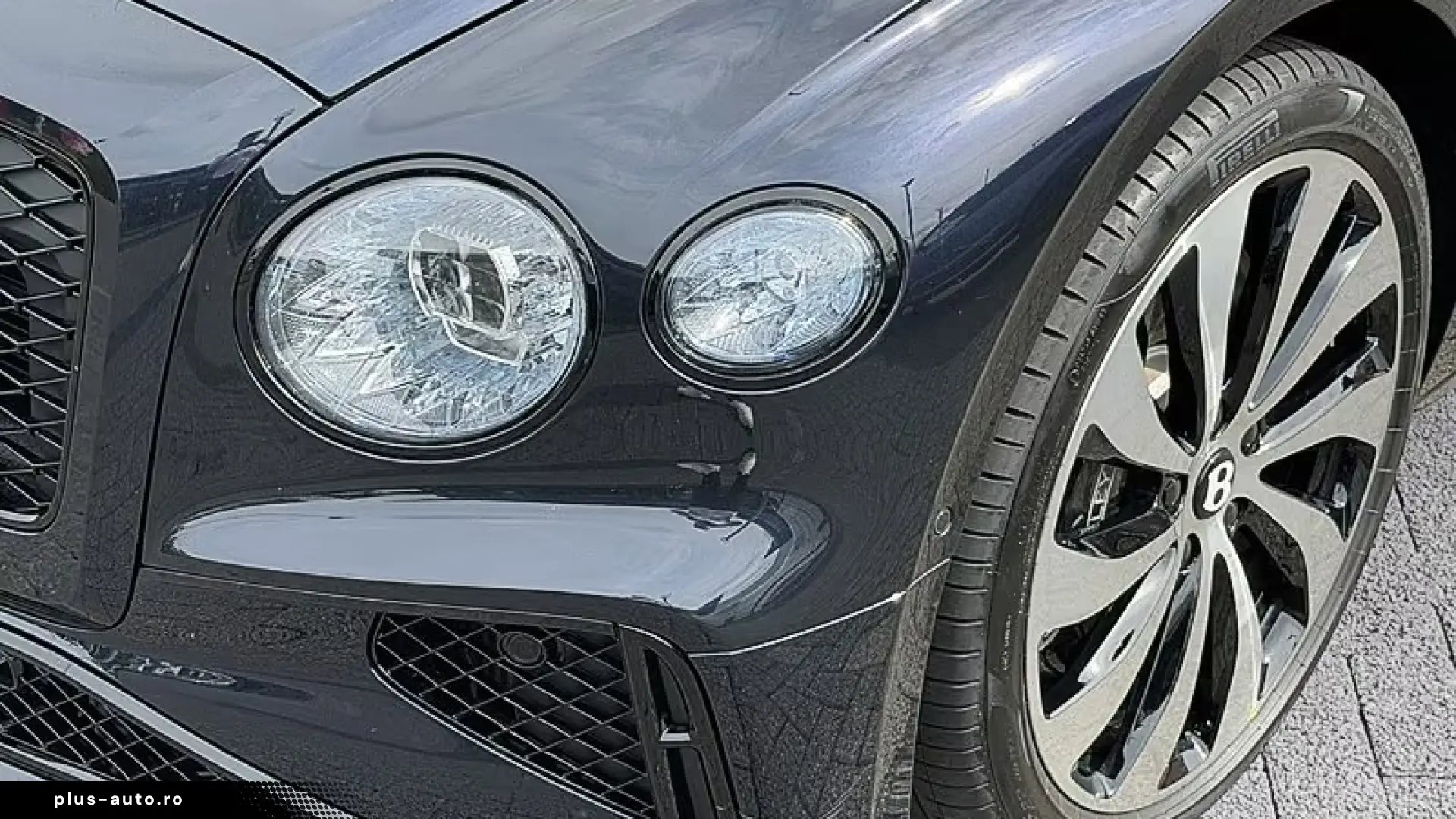 Bentley Flying Spur V8 Hybrid  B&O Rotating