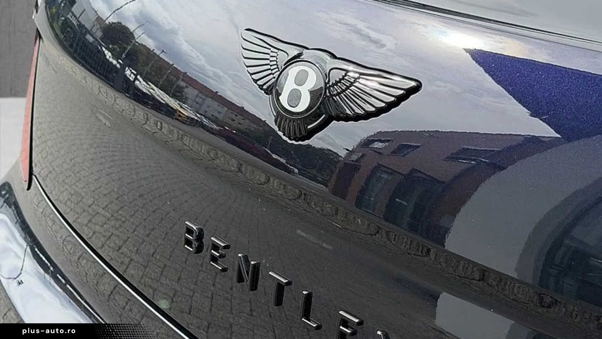 Bentley Flying Spur V8 Hybrid  B&O Rotating