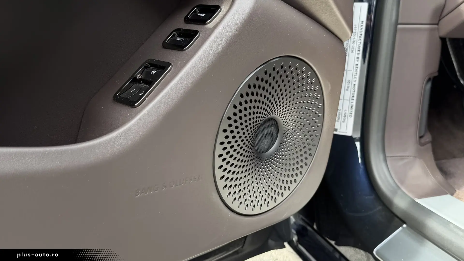 Bentley Flying Spur V8 Hybrid  B&O Rotating
