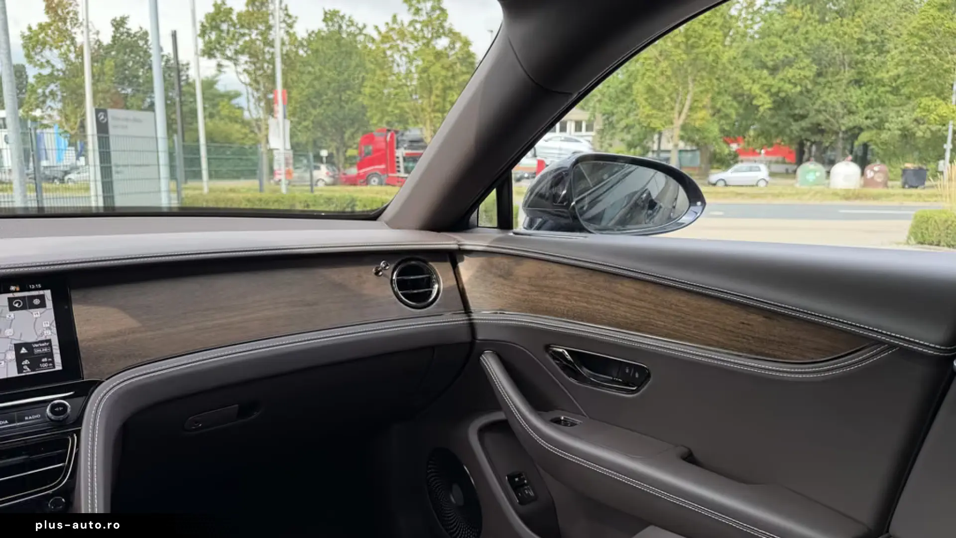 Bentley Flying Spur V8 Hybrid  B&O Rotating