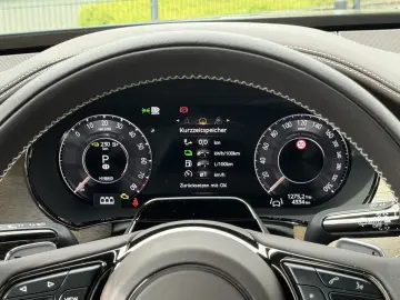 Bentley Flying Spur V8 Hybrid  B&O Rotating
